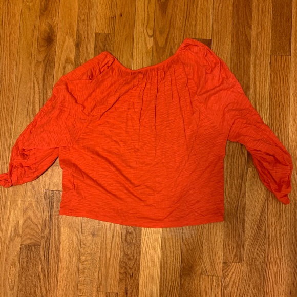 GAP top - Picture 2 of 3